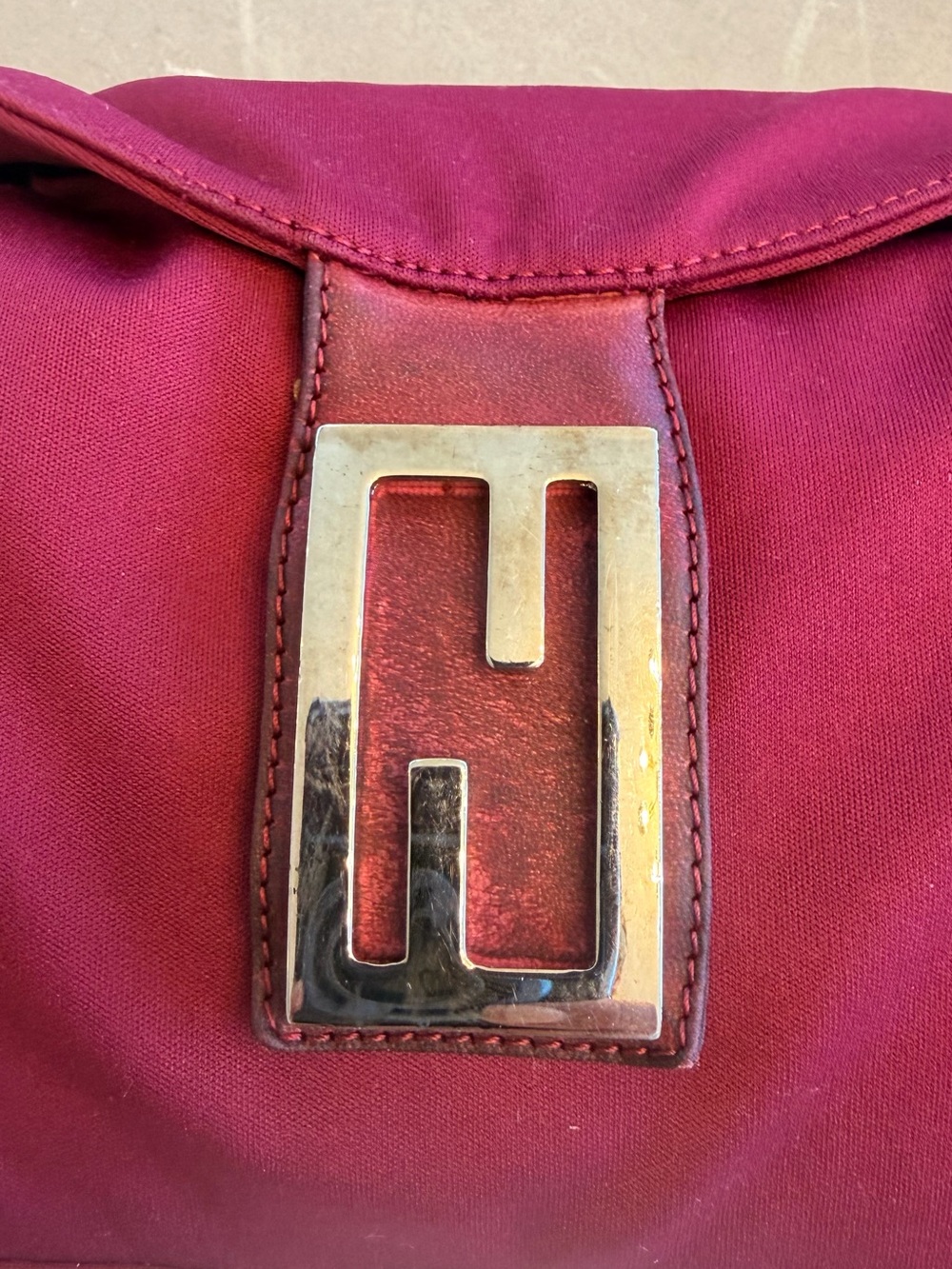 Fendi Wine Red Shoulder Bag with Signature 'F' Hardware - Picture 7 of 9